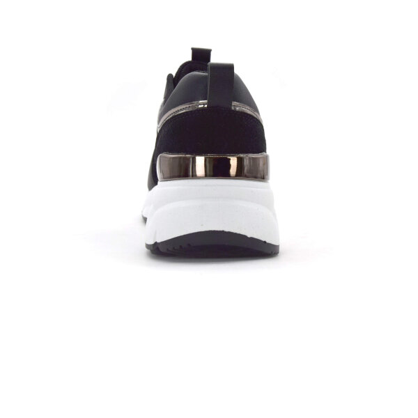 SPORTSCHUHE