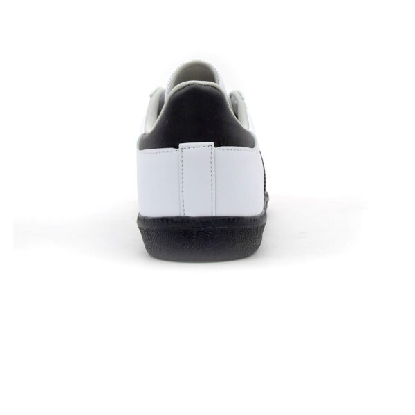 SPORTSCHUHE