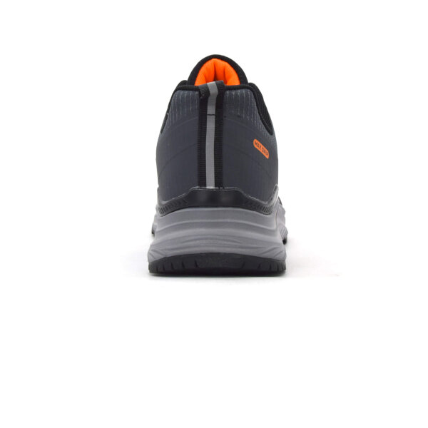 SPORTSCHUHE
