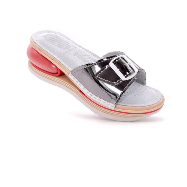 CLOGS MIT KISSEN