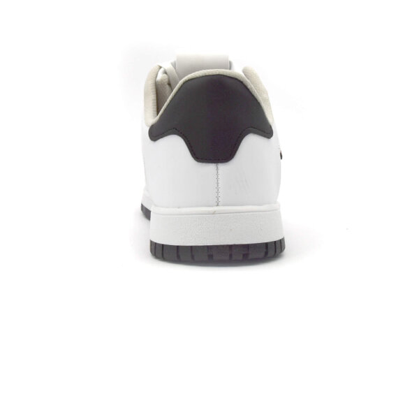 SPORTSCHUHE