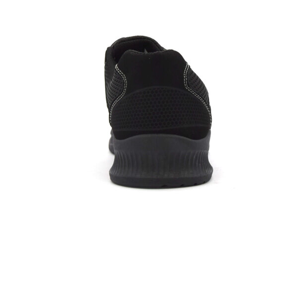 SPORTSCHUHE