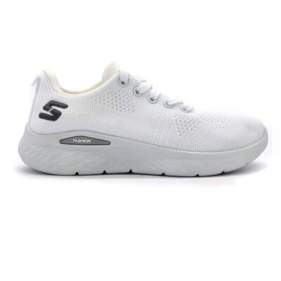 SPORTSCHUHE