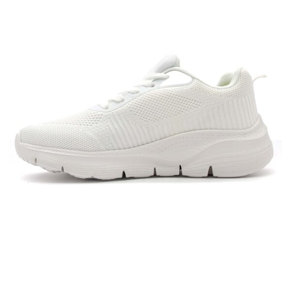 SPORTSCHUHE