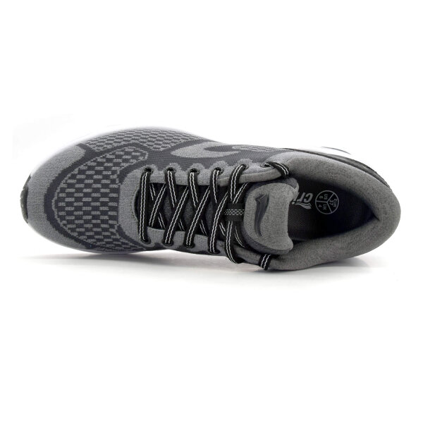SPORTSCHUHE