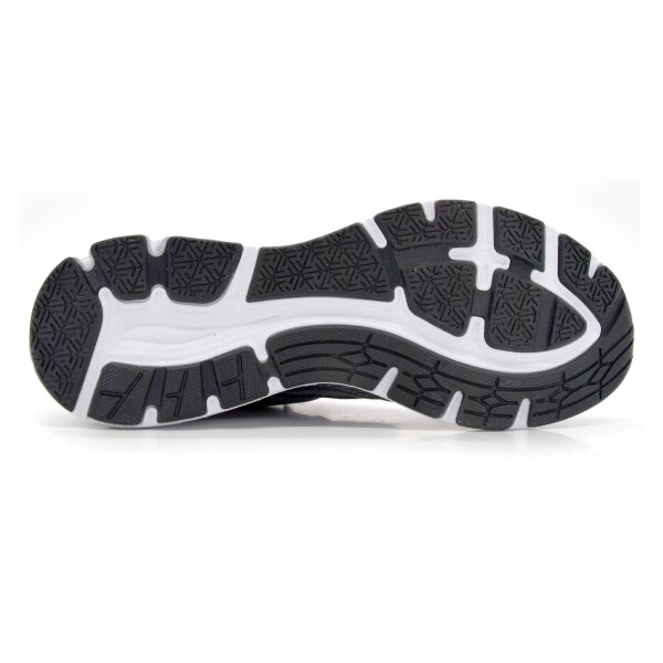 SPORTSCHUHE