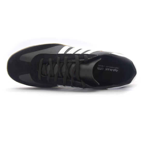 SPORTSCHUHE