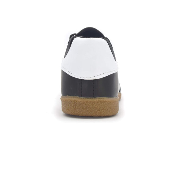 SPORTSCHUHE