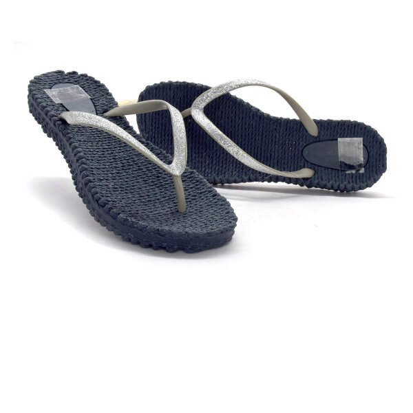 FLIP FLOPS