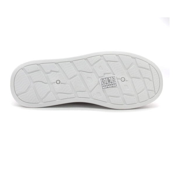 SPORTSCHUHE