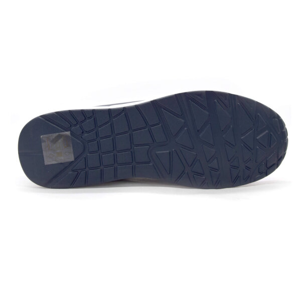 SPORTSCHUHE
