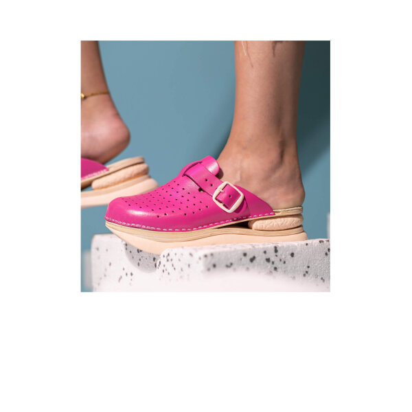 CLOGS MIT KISSEN